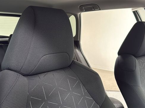 Used 2025 Toyota RAV4 XLE image 19