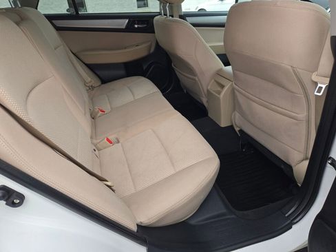 Used 2017 Subaru Outback 2.5i Premium image 10