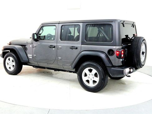 Used 2018 Jeep Wrangler Unlimited Sport S image 4