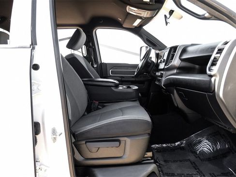 Used 2021 RAM 2500 Big Horn image 33