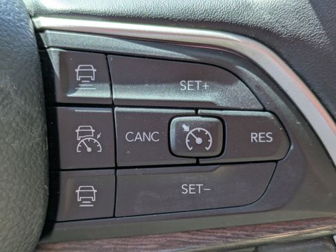 Used 2022 Jeep Grand Cherokee L Limited image 22