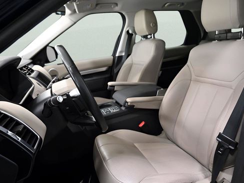 Used 2020 Land Rover Discovery Landmark AWD/4WD image 12