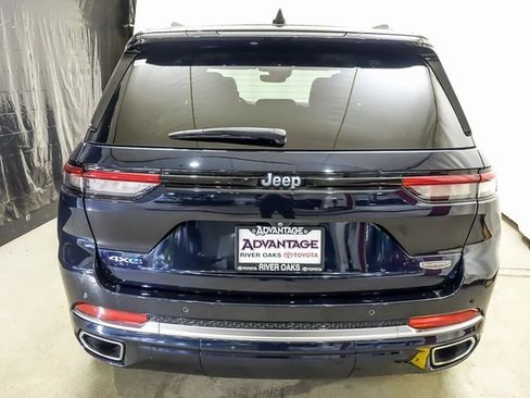 Used 2023 Jeep Grand Cherokee Summit image 6