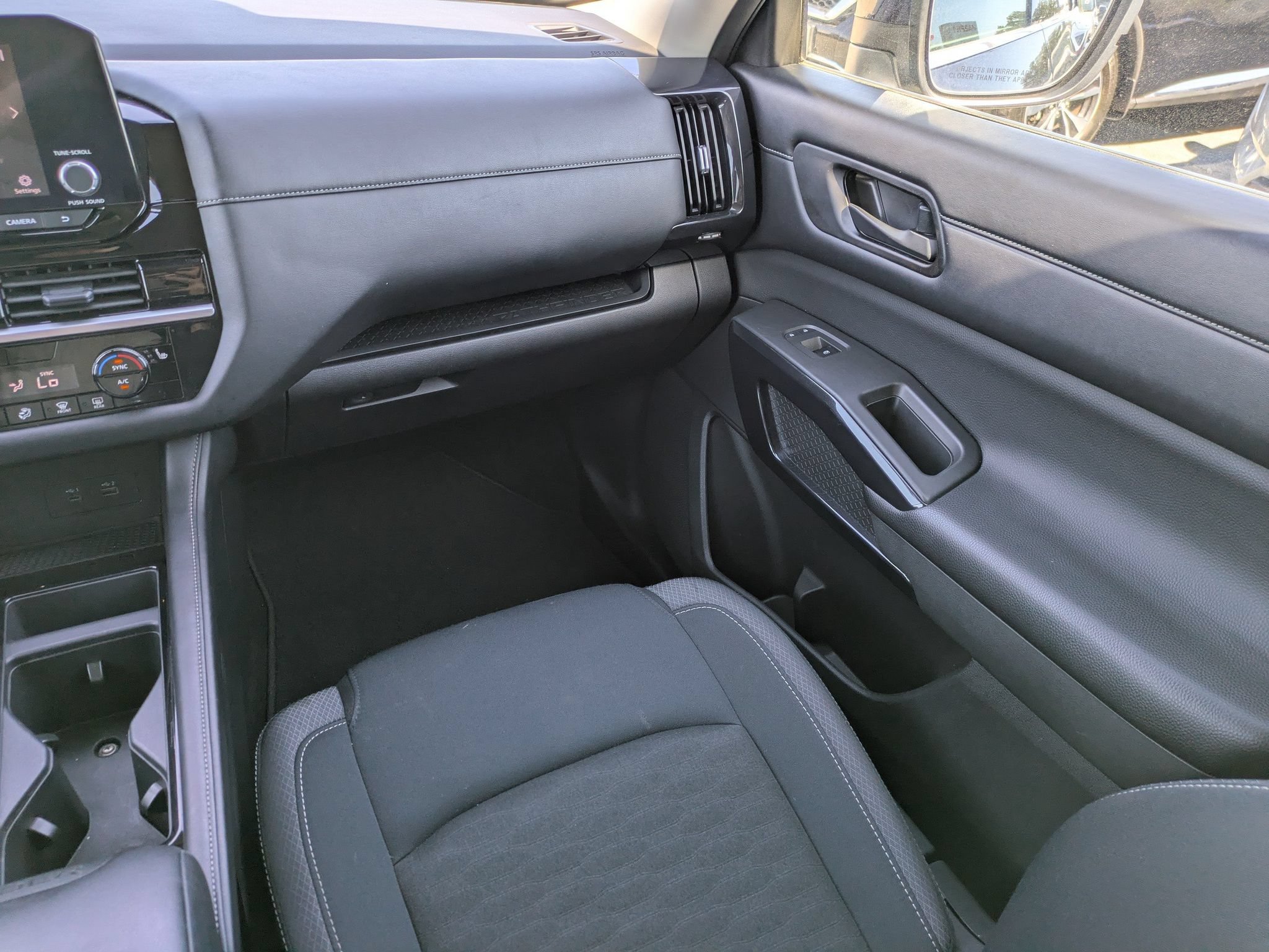 Certified 2024 Nissan Pathfinder SV FWD image 18