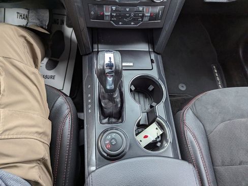 Used 2018 Ford Explorer XLT w/ Equipment Group 202A image 18
