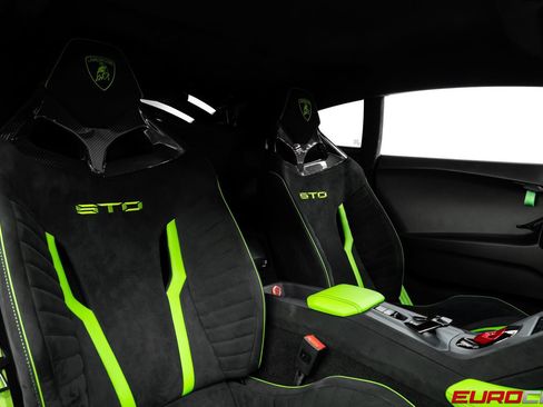 Used 2022 Lamborghini Huracan STO RWD image 41