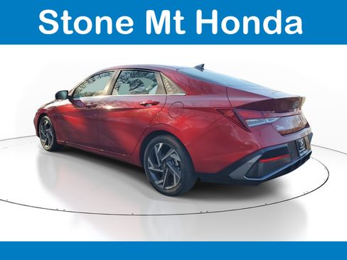 Used 2024 Hyundai Elantra Limited image 4