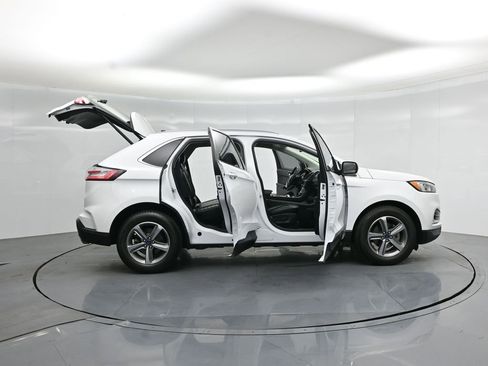 Used 2020 Ford Edge SEL w/ Convenience Package image 5