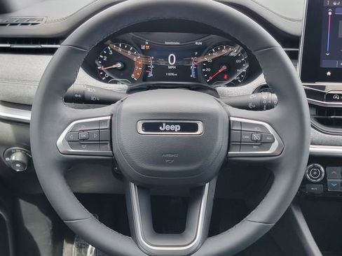 Certified 2023 Jeep Compass Latitude w/ Sun and Sound Group AWD/4WD image 32