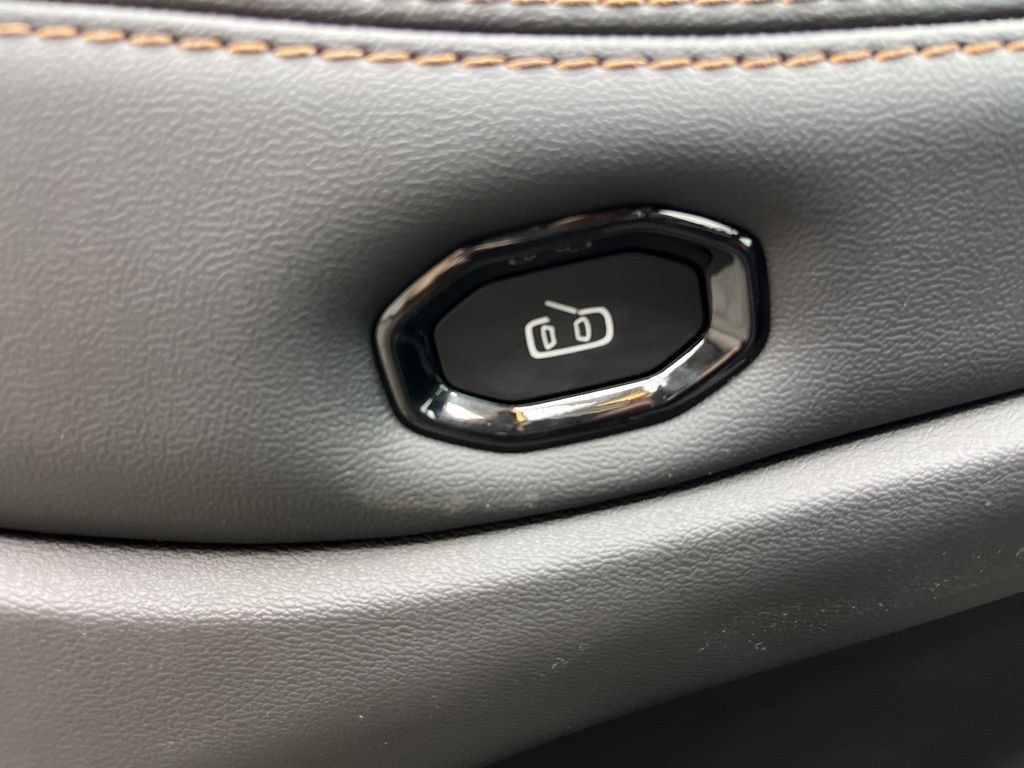New 2026 Jeep Cherokee Limited AWD/4WD image 12