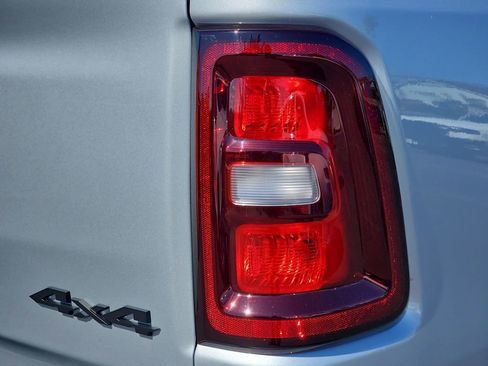 New 2026 RAM 1500 4x4 Crew Cab image 40