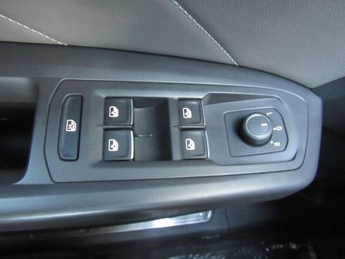 Used 2023 Volkswagen Atlas SE FWD image 37