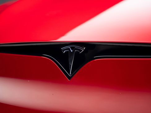 Used 2022 Tesla Model S Plaid image 13