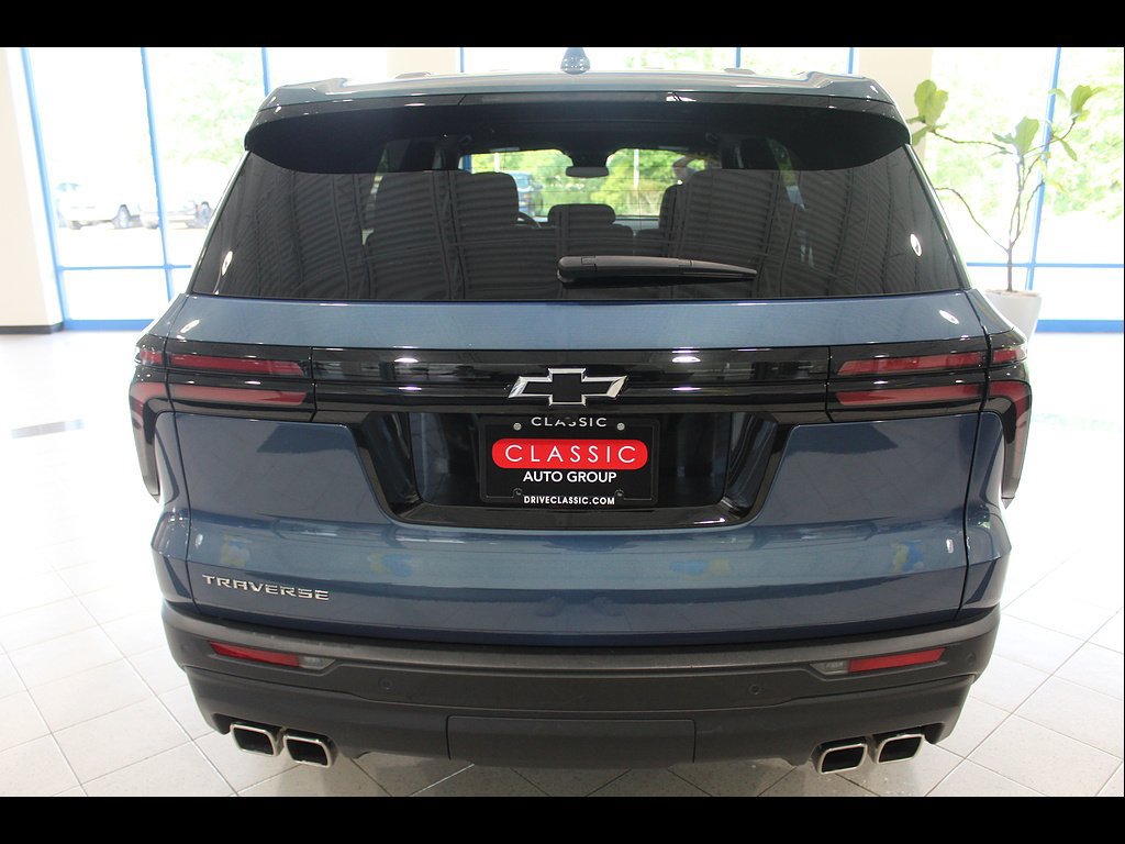 Used 2024 Chevrolet Traverse LS FWD image 6