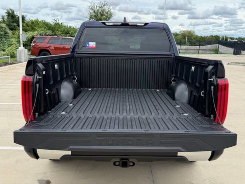 Used 2025 Toyota Tundra Limited AWD/4WD image 29