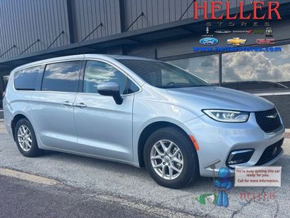Used 2023 Chrysler Pacifica Touring-L