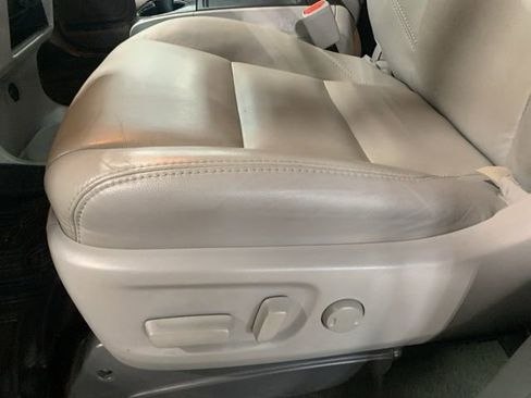 Used 2018 Toyota Sienna XLE image 11