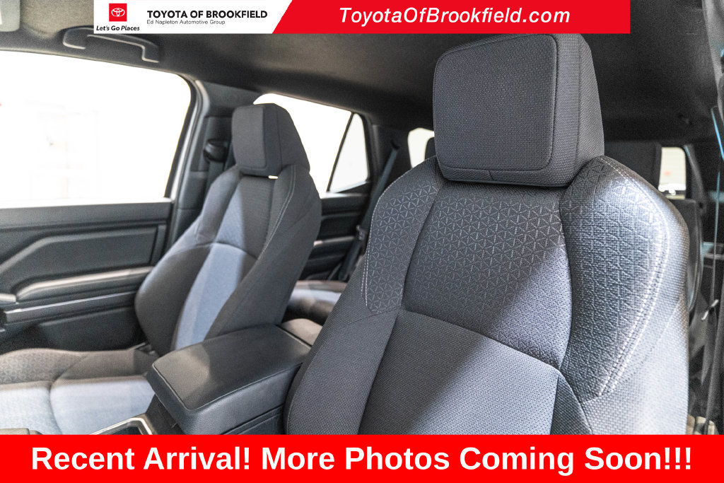 Used 2025 Toyota 4Runner SR5 AWD/4WD image 6