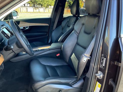 Used 2023 Volvo XC90 B6 Plus w/ Protection Package Premier image 28