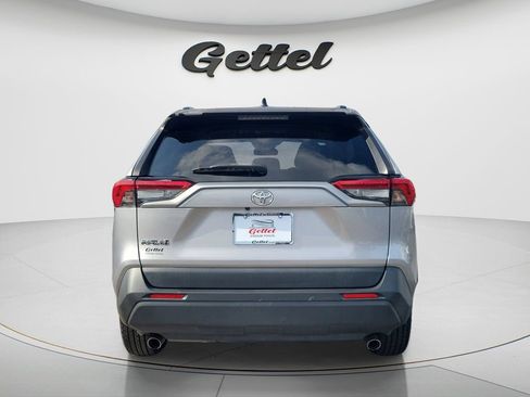Used 2021 Toyota RAV4 LE FWD image 6