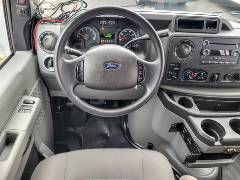 Used 2014 Ford E-350 and Econoline 350 Super Duty image 12