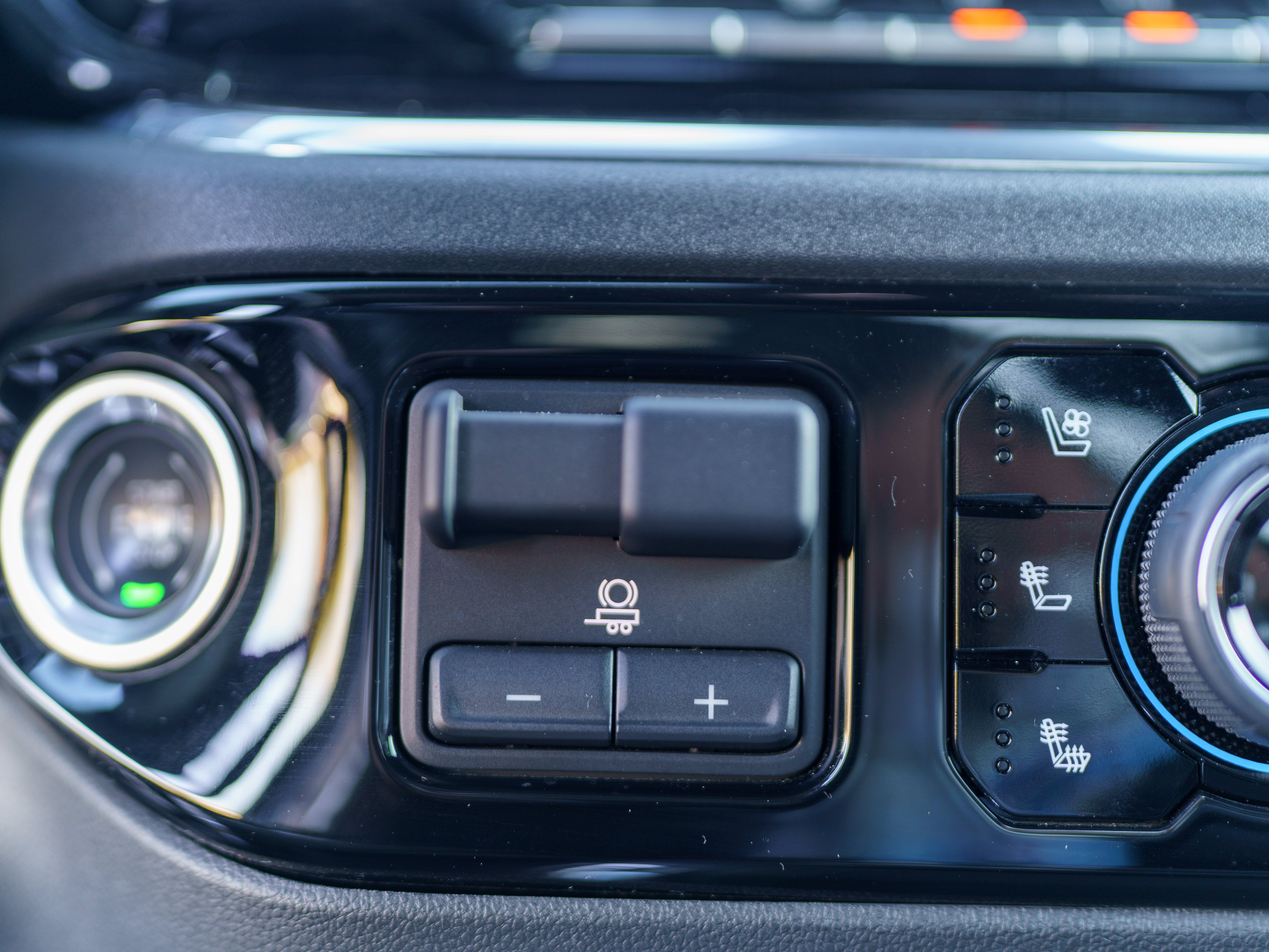 Used 2024 Chevrolet Silverado 3500 LTZ AWD/4WD image 36