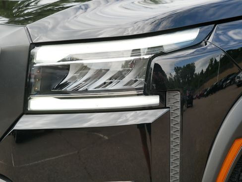 Used 2023 Nissan Frontier PRO-4X w/ Pro Convenience Package AWD/4WD image 16