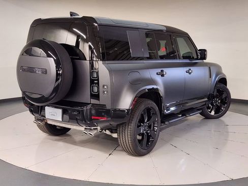 New 2026 Land Rover Defender 110 V8 image 2