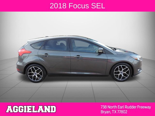 Used 2018 Ford Focus SEL FWD image 2
