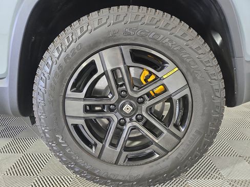 Used 2023 Rivian R1S Adventure image 10