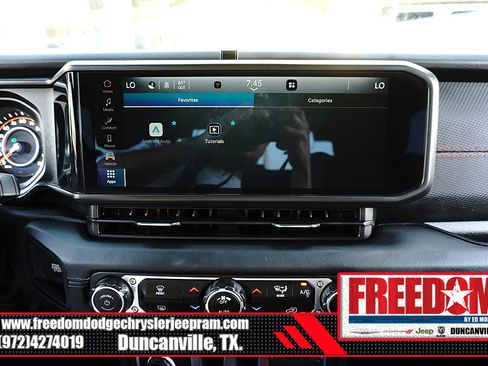 Used 2024 Jeep Wrangler Rubicon AWD/4WD image 16