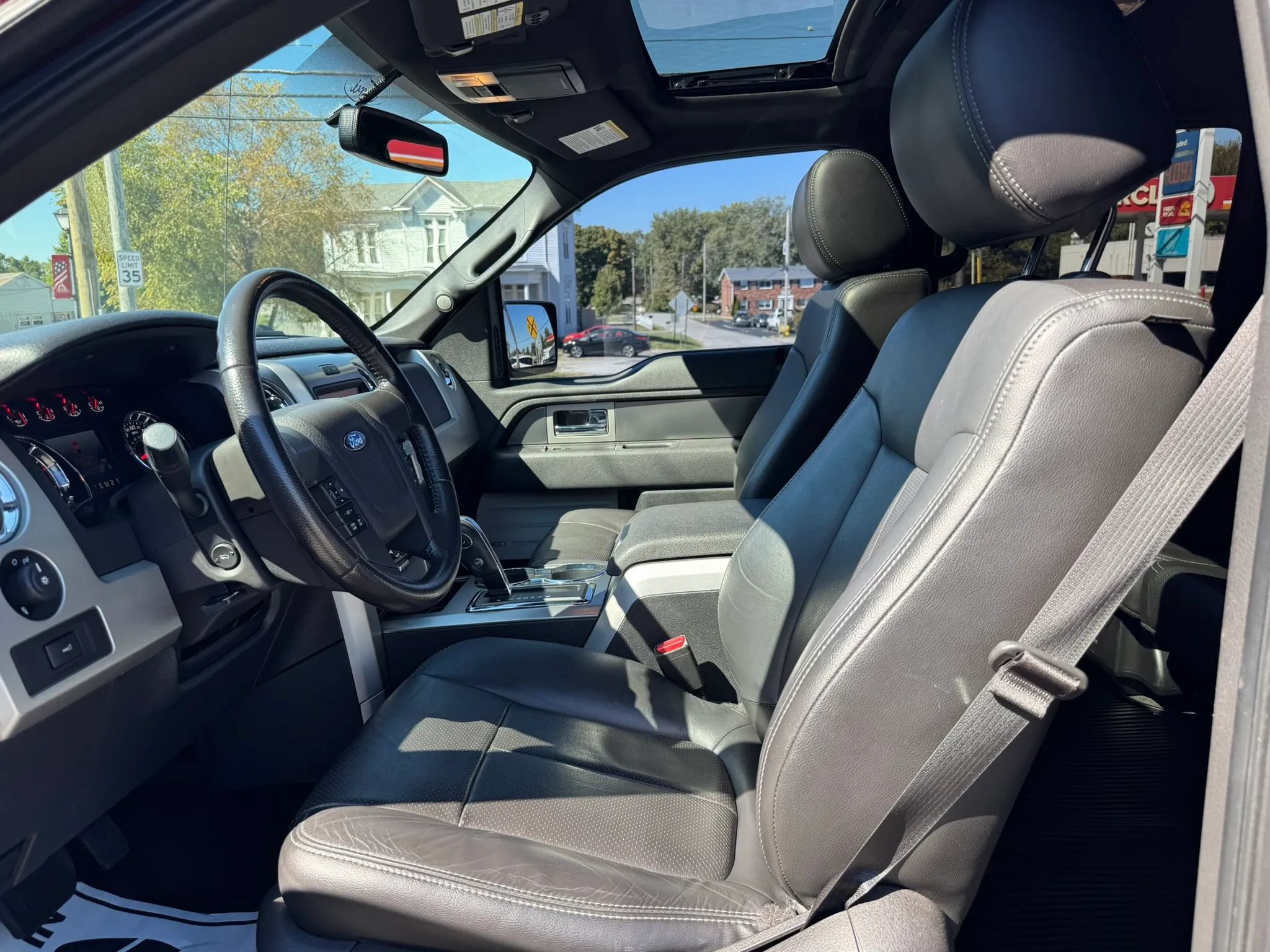 Used 2014 Ford F150 FX4 w/ Equipment Group 402A Luxury AWD/4WD image 23