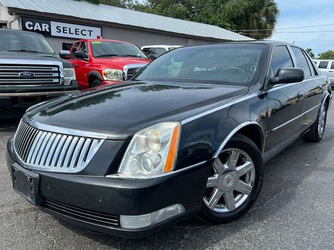 Used 2007 Cadillac DTS Luxury I w/ Sun And Navigation Package FWD image 1