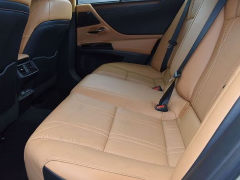 Used 2022 Lexus ES 350 Ultra Luxury FWD image 18
