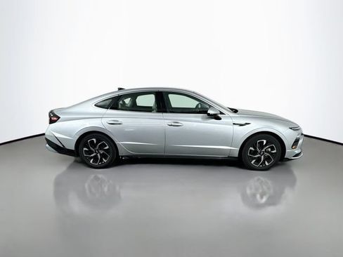 Used 2024 Hyundai Sonata SEL FWD image 7