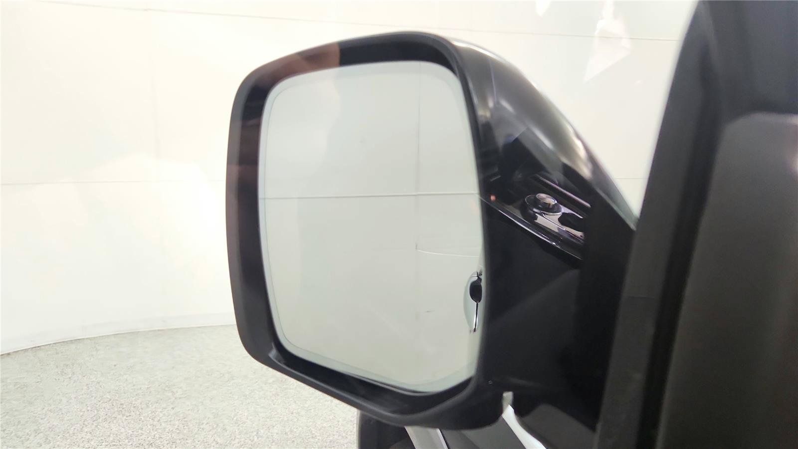 Used 2019 Nissan Armada SL w/ Premium Package AWD/4WD image 16