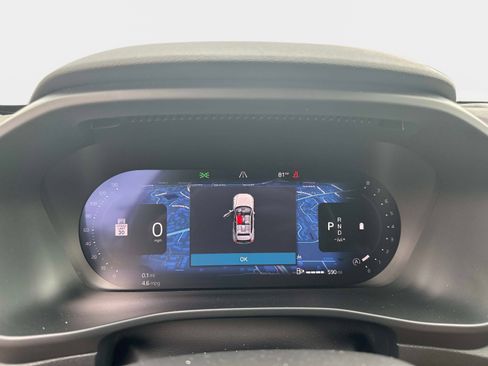 Certified 2025 Volvo XC40 B5 Core image 25