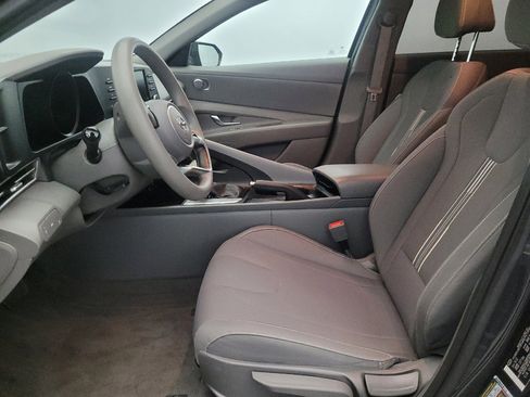 Used 2023 Hyundai Elantra SEL w/ Cargo Package image 17