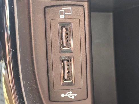 Used 2023 Mercedes-Benz Metris Passenger image 32