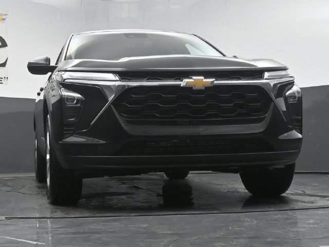 New 2026 Chevrolet Trax LS FWD image 3