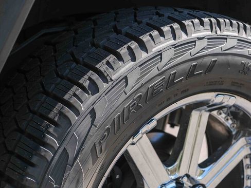 Used 2004 HUMMER H2 w/ Chrome Appearance Package image 44