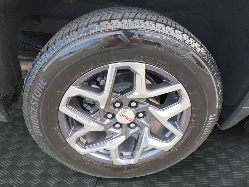 Used 2025 GMC Sierra 1500 SLT w/ SLT Premium Package AWD/4WD image 17