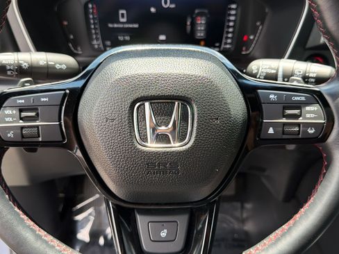 Used 2025 Honda Pilot Black Edition image 11
