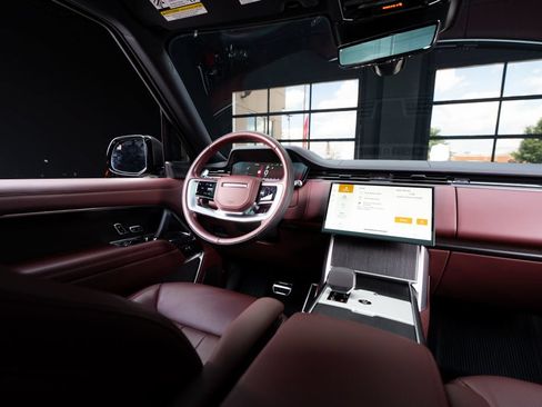 Used 2025 Land Rover Range Rover SE AWD/4WD image 51