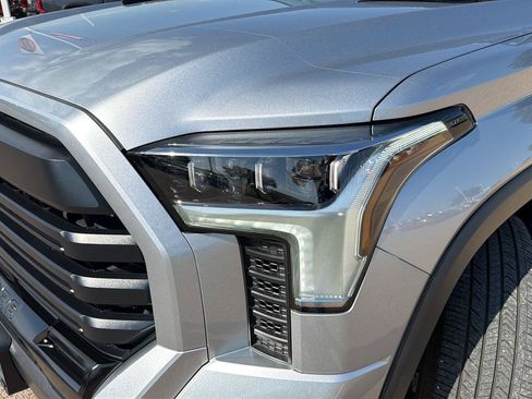 Used 2024 Toyota Tundra Limited AWD/4WD image 9