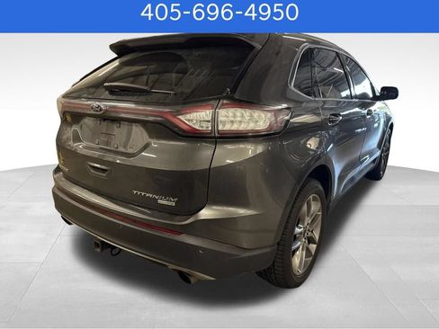 Used 2018 Ford Edge Titanium w/ Technology Package FWD image 3