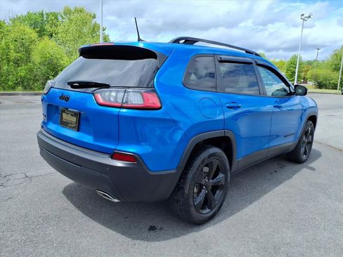 Used 2020 Jeep Cherokee Latitude Plus w/ Cold Weather Group AWD/4WD image 16