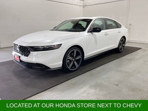 Used 2024 Honda Accord Sport image 3