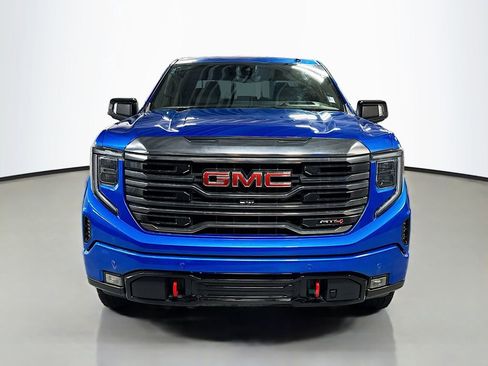 Used 2022 GMC Sierra 1500 AT4 w/ Technology Package AWD/4WD image 2