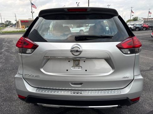 Used 2017 Nissan Rogue S AWD/4WD image 4